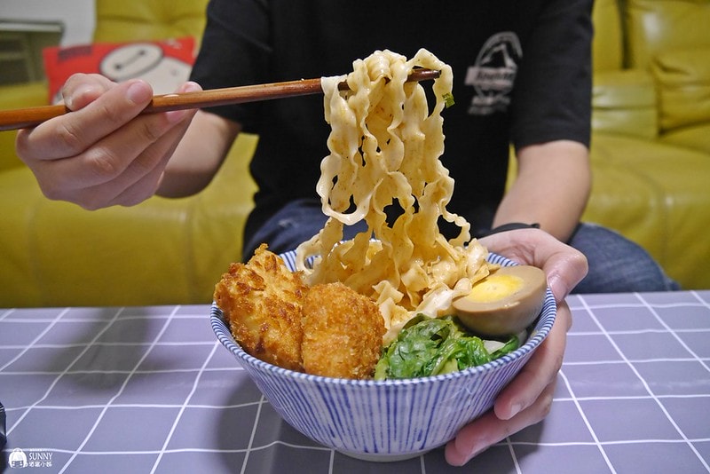 嘉義伴手禮|在家自煮隔離,有小夫妻拌麵當然沒問題,新口味砂鍋魚頭風味乾拌麵,嘉義美味讓你五分鐘快煮在家就能吃到!! - 第15張圖 P9660749