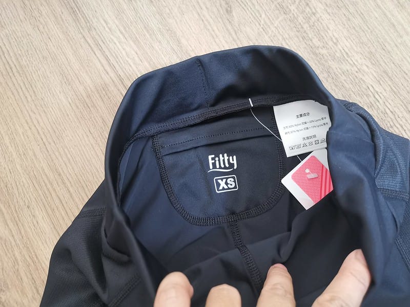 壓力褲試穿報告|【Fitty】運動護膝壓力褲（女款・經典全黑）