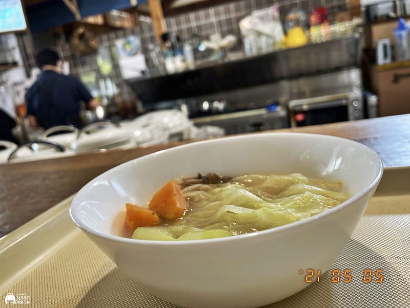 2021-05-05 12.03.56(1620569373.404539)