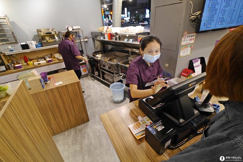 酒窩小姊Sunny吃嘉義｜嘉義晚餐宵夜好選擇-金喜屋(友愛店)