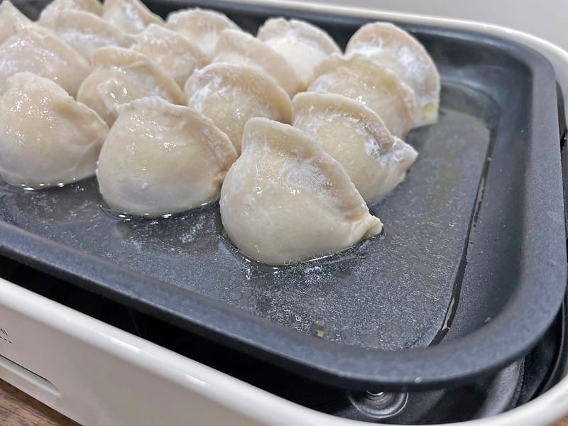 水餃推薦｜萬萬兩 愛吃餃｜抱蛋蒸餃