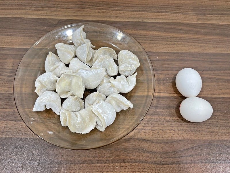 水餃推薦｜萬萬兩 愛吃餃｜抱蛋蒸餃
