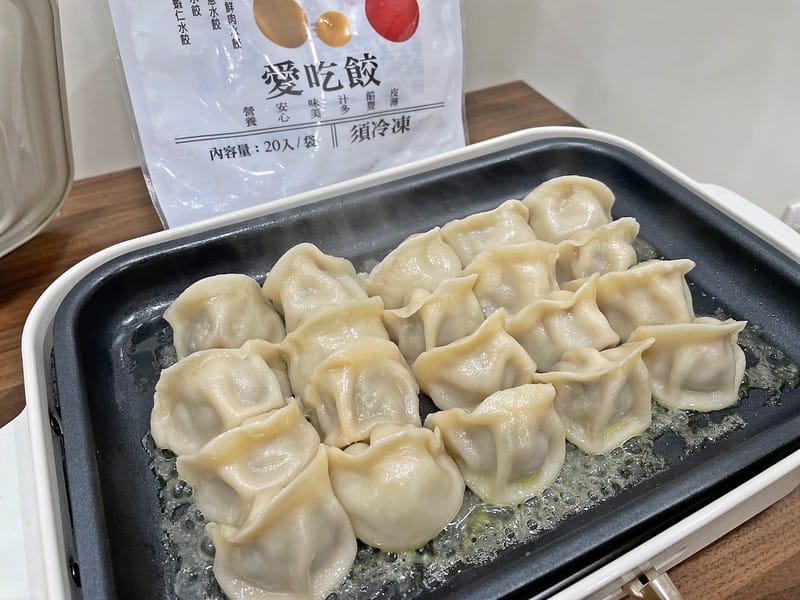 水餃推薦｜萬萬兩 愛吃餃｜抱蛋蒸餃