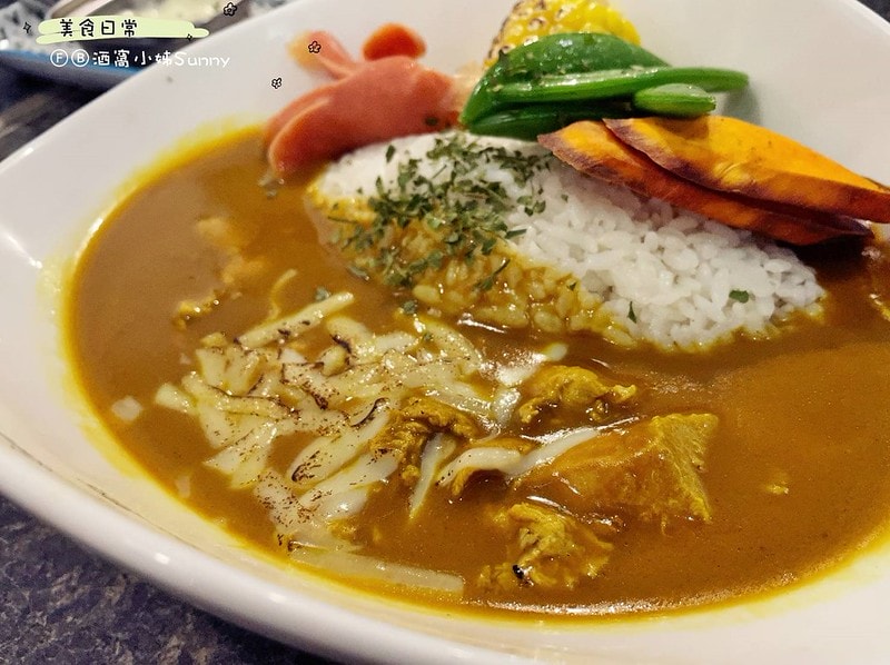 酒窩小姊吃虎尾虎尾美食 墨魚廚房 PASTACO&CURRYTACO雲林虎尾總店 手作咖哩飯 牛排 炸物專賣 人和食緣