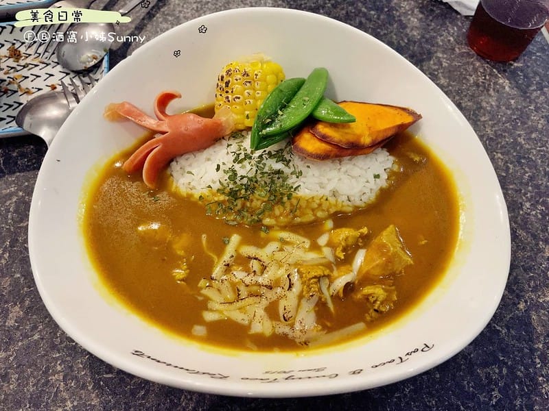 酒窩小姊吃虎尾｜虎尾美食 墨魚廚房 PASTACO&CURRYTACO｜雲林虎尾總店 ｜手作咖哩飯 牛排 炸物專賣 人和食緣
