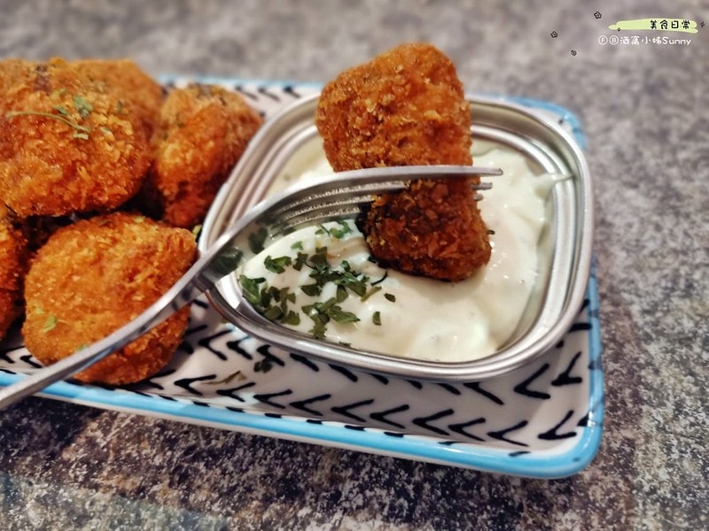 酒窩小姊吃虎尾虎尾美食 墨魚廚房 PASTACO&CURRYTACO雲林虎尾總店 手作咖哩飯 牛排 炸物專賣 人和食緣