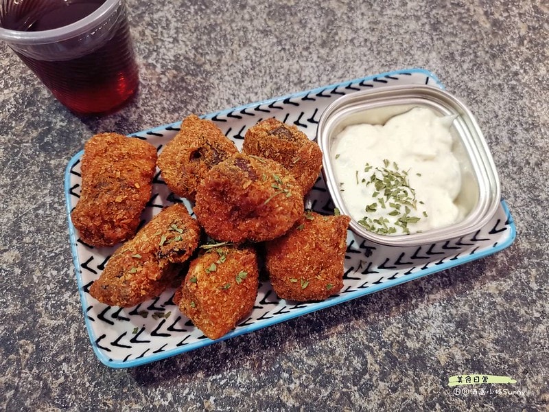 酒窩小姊吃虎尾虎尾美食 墨魚廚房 PASTACO&CURRYTACO雲林虎尾總店 手作咖哩飯 牛排 炸物專賣 人和食緣