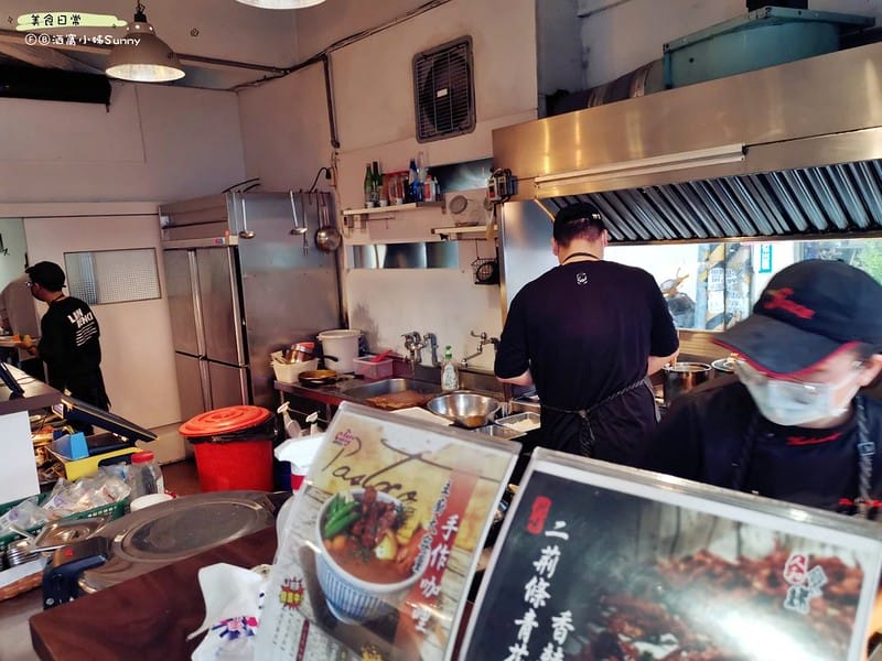 酒窩小姊吃虎尾｜虎尾美食 墨魚廚房 PASTACO&CURRYTACO｜雲林虎尾總店 ｜手作咖哩飯 牛排 炸物專賣 人和食緣
