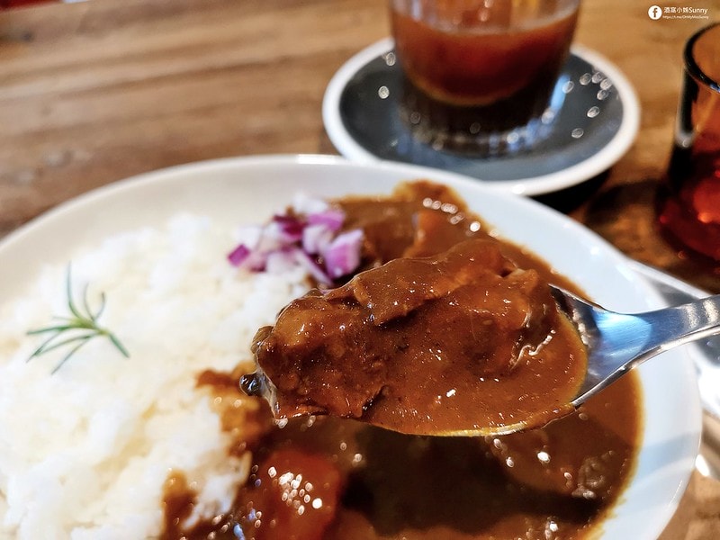 嘉義隱藏版咖哩-The Weekender Project,只有周末才吃的到! 牛肉咖哩好好吃!