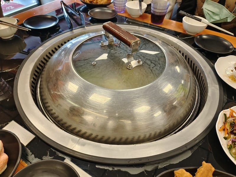 酒窩小姊Sunny吃高雄｜小媳婦鐵鍋燉 全台唯一東北特色鐵鍋燉餐廳