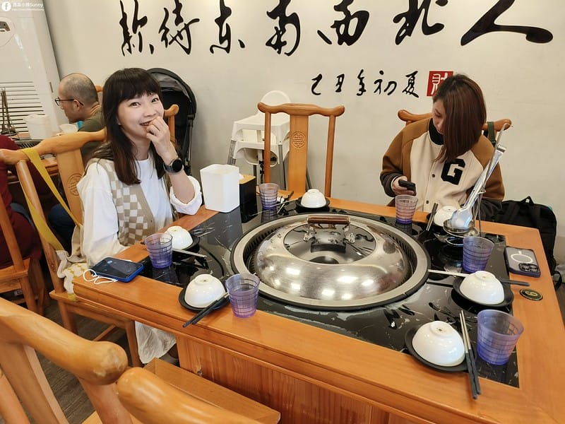 酒窩小姊Sunny吃高雄｜小媳婦鐵鍋燉 全台唯一東北特色鐵鍋燉餐廳