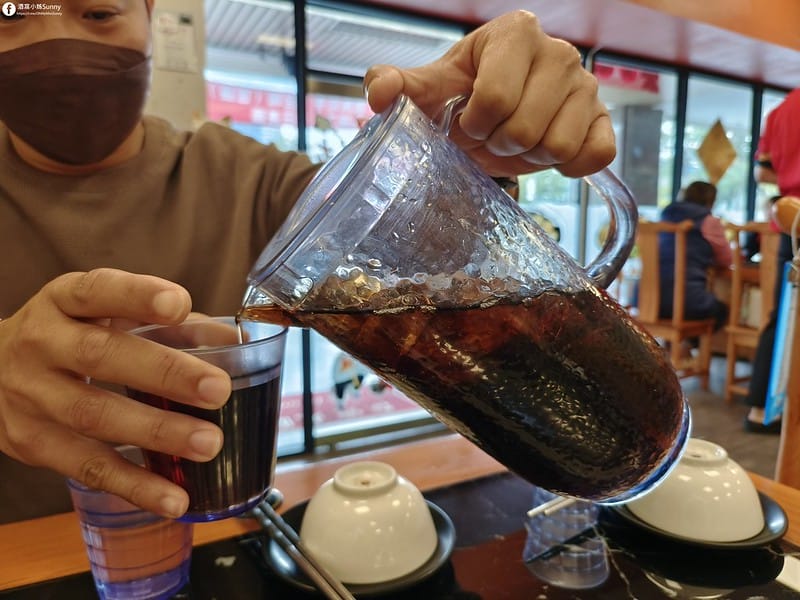 酒窩小姊Sunny吃高雄｜小媳婦鐵鍋燉 全台唯一東北特色鐵鍋燉餐廳