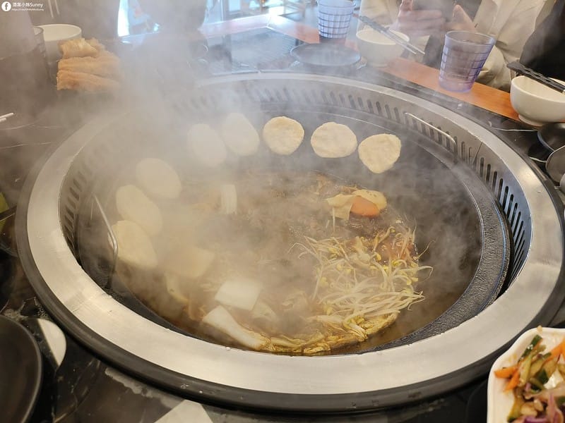 酒窩小姊Sunny吃高雄｜小媳婦鐵鍋燉 全台唯一東北特色鐵鍋燉餐廳