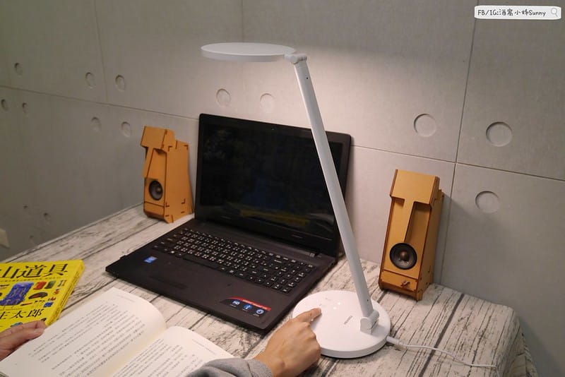 開箱｜日本東芝 TOSHIBA Hi Hikari LED 語音控制檯燈