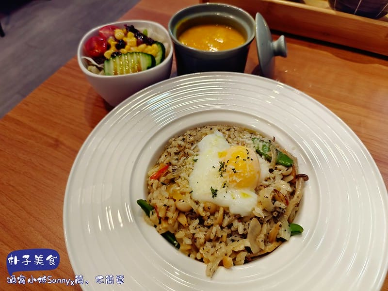 朴子美食ₓ簡。不簡單(簡餐/義式料理/鍋物)