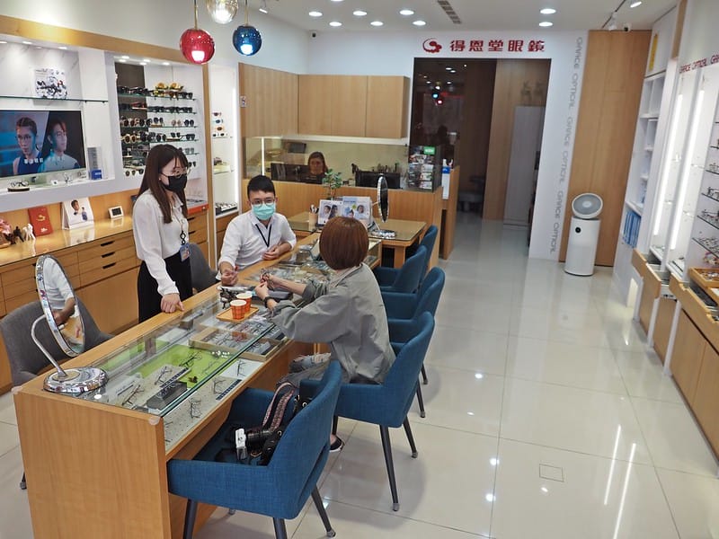 配鏡日常｜台南大灣眼鏡行推薦 德恩堂配鏡心得