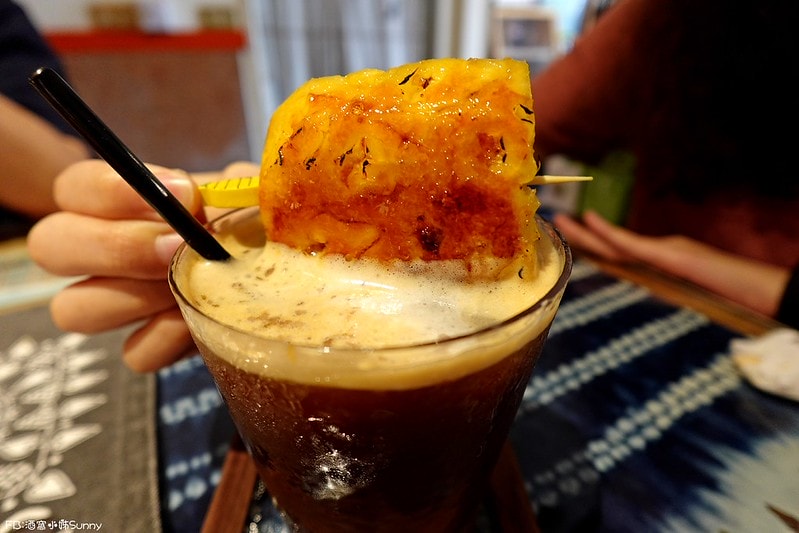 鹿草美食酒窩小姊sunny in 幕後咖啡