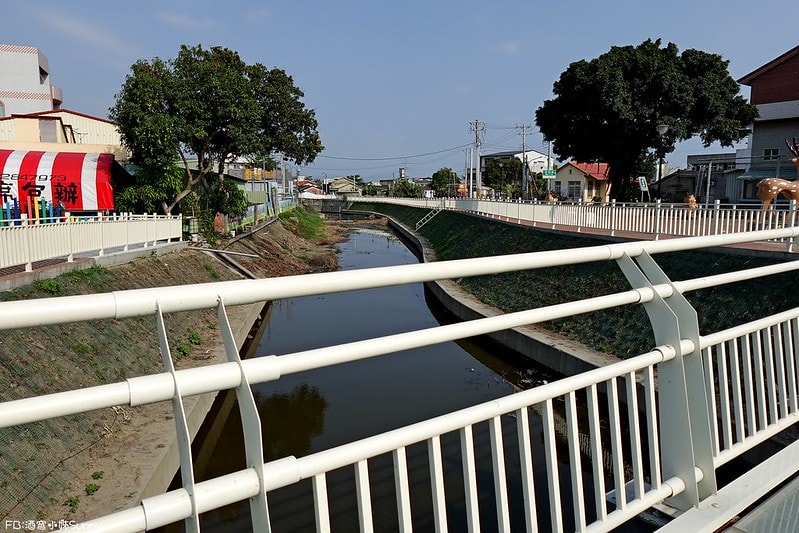 鹿草美食酒窩小姊sunny in 幕後咖啡