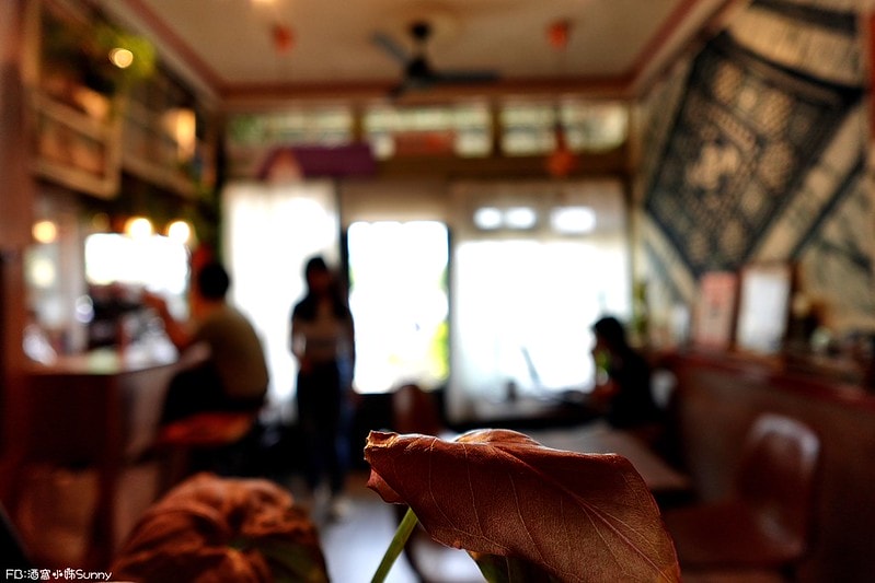 鹿草美食酒窩小姊sunny in 幕後咖啡