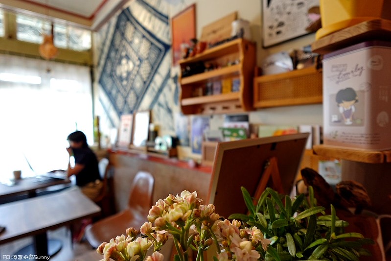 鹿草美食酒窩小姊sunny in 幕後咖啡