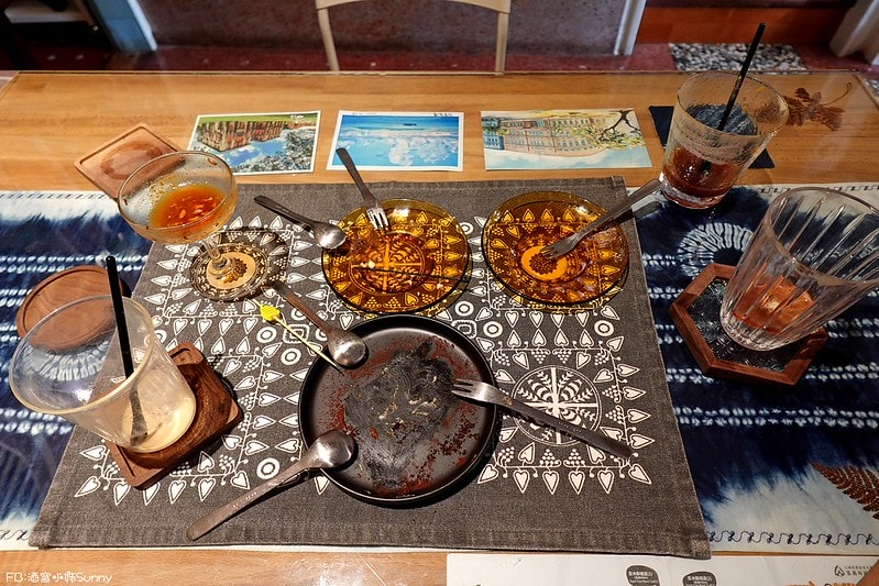 鹿草美食酒窩小姊sunny in 幕後咖啡