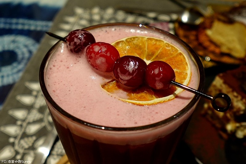 鹿草美食酒窩小姊sunny in 幕後咖啡