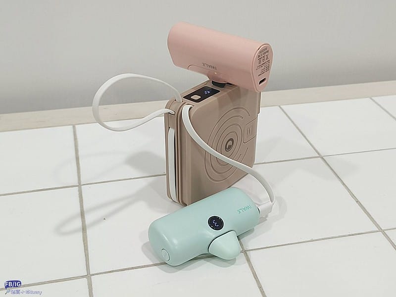 行動電源,誰更好用? MOZTECH® 萬能充Pro 多功能五合一行動電源 vs LaPO 多功能無線充行動電源(WT-03CM) 超級比一比