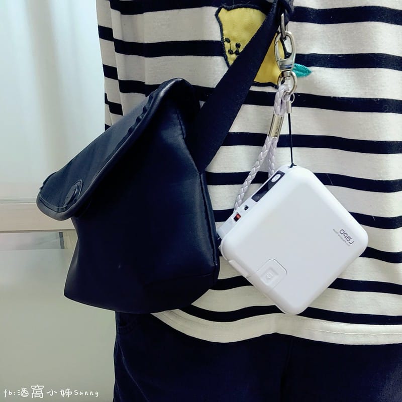 行動電源,誰更好用? MOZTECH® 萬能充Pro 多功能五合一行動電源 vs LaPO 多功能無線充行動電源(WT-03CM) 超級比一比