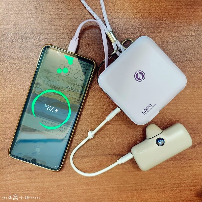 行動電源,誰更好用? MOZTECH® 萬能充Pro 多功能五合一行動電源 vs LaPO 多功能無線充行動電源(WT-03CM) 超級比一比