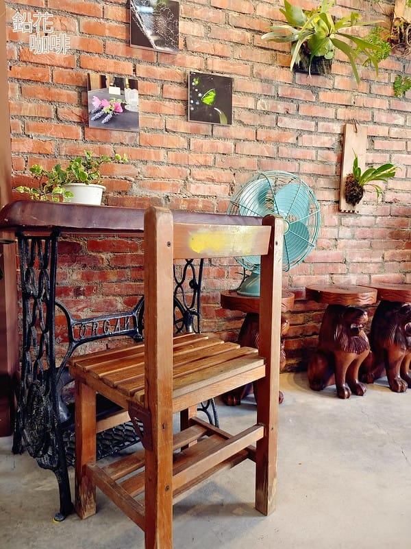 隱藏在鄉村裡の鉛花咖啡