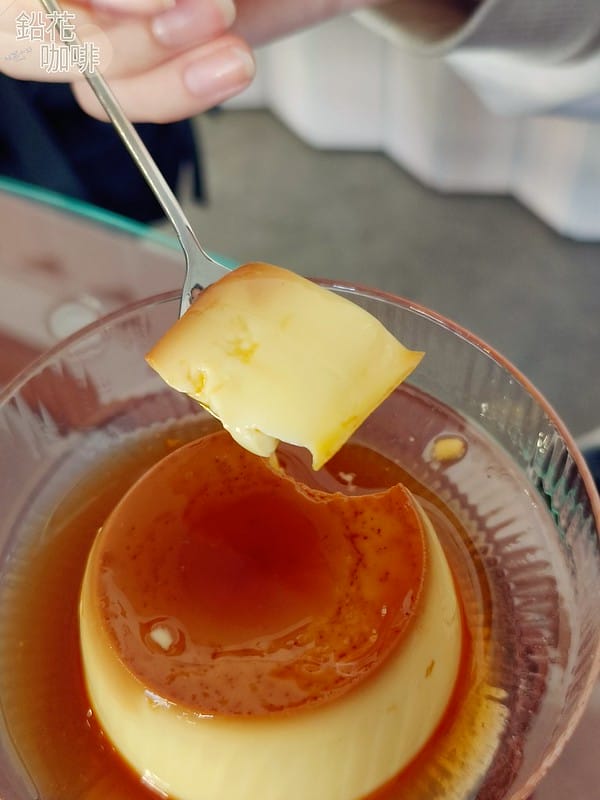 隱藏在鄉村裡の鉛花咖啡