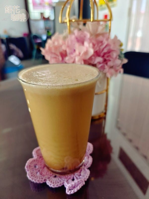 隱藏在鄉村裡の鉛花咖啡