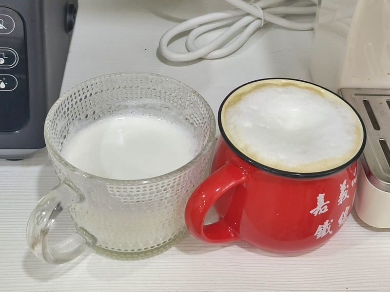 開箱&團購｜最適合新手的第一台咖啡機- KINYO半自動義式奶泡咖啡機(CMH-7930)只要26XX元