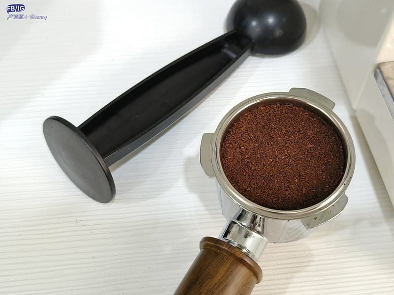 開箱&團購｜最適合新手的第一台咖啡機- KINYO半自動義式奶泡咖啡機(CMH-7930)只要26XX元