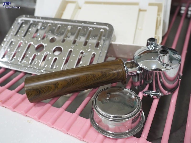 開箱&團購｜最適合新手的第一台咖啡機- KINYO半自動義式奶泡咖啡機(CMH-7930)只要26XX元