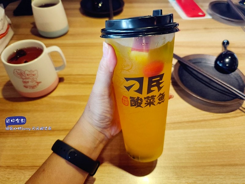 台中美食台中人氣美食-刁民酸菜魚,Google評價4.4顆星