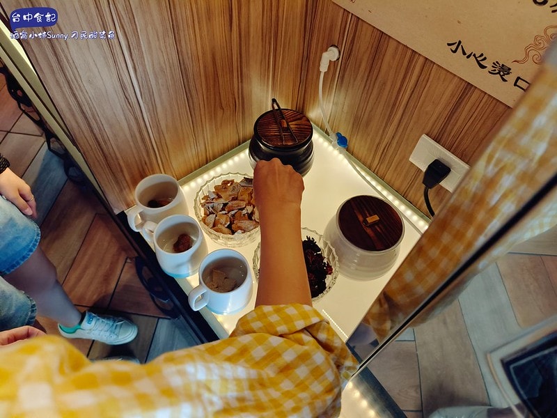 台中美食台中人氣美食-刁民酸菜魚,Google評價4.4顆星