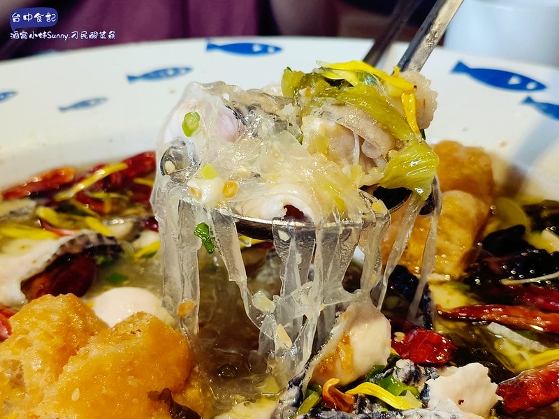 台中美食台中人氣美食-刁民酸菜魚,Google評價4.4顆星