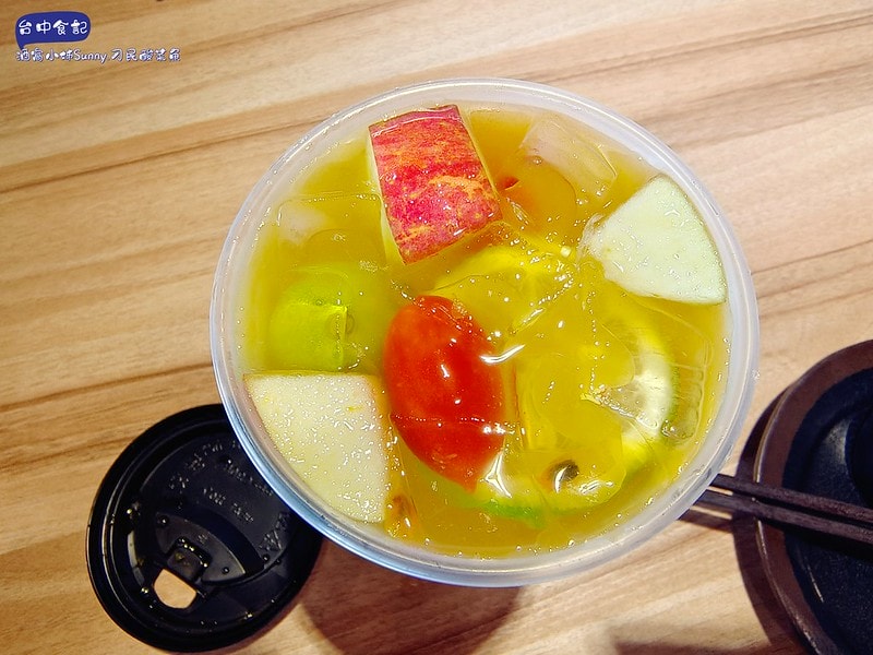 台中美食台中人氣美食-刁民酸菜魚,Google評價4.4顆星