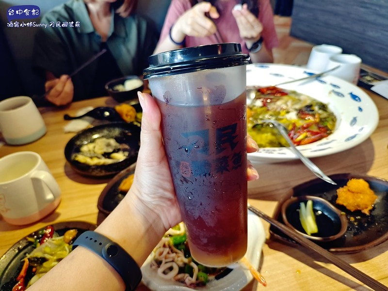 台中美食台中人氣美食-刁民酸菜魚,Google評價4.4顆星