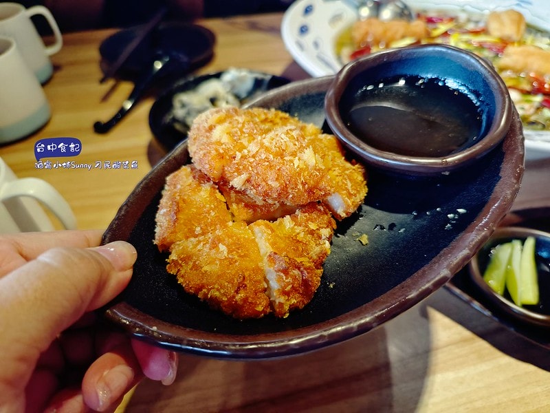 台中美食台中人氣美食-刁民酸菜魚,Google評價4.4顆星