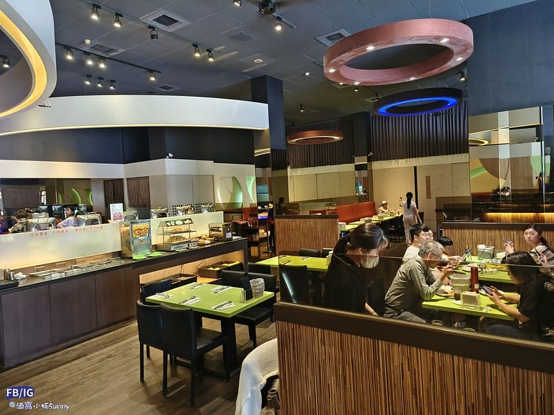 高雄岡山美食｜不是排餐厲害,真正厲害的是菜色澎湃的自助吧吃到飽,推薦全家牛排館