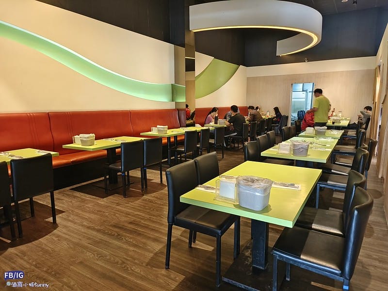 高雄岡山美食｜不是排餐厲害,真正厲害的是菜色澎湃的自助吧吃到飽,推薦全家牛排館