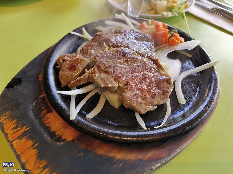 高雄岡山美食｜不是排餐厲害,真正厲害的是菜色澎湃的自助吧吃到飽,推薦全家牛排館