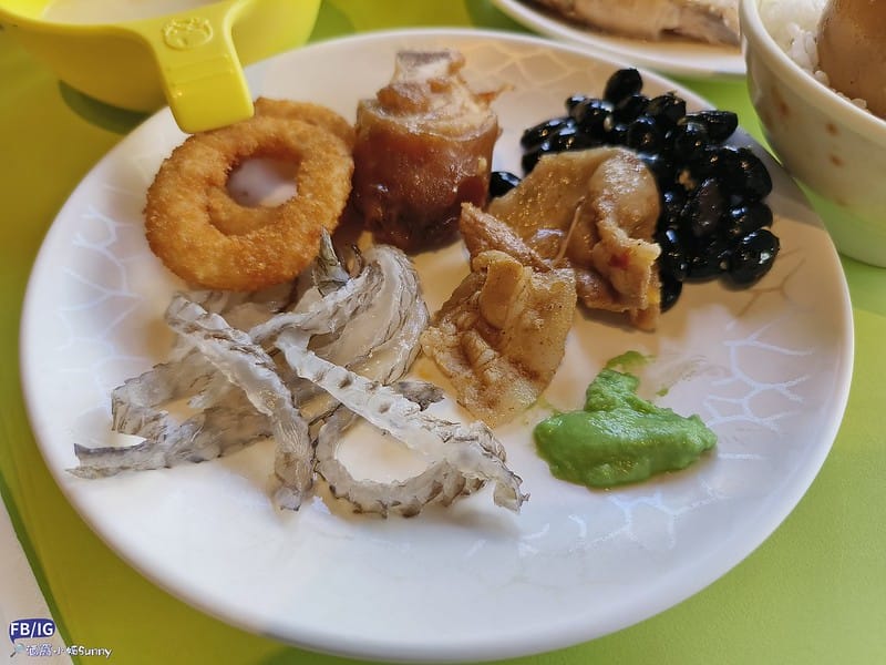 高雄岡山美食｜不是排餐厲害,真正厲害的是菜色澎湃的自助吧吃到飽,推薦全家牛排館