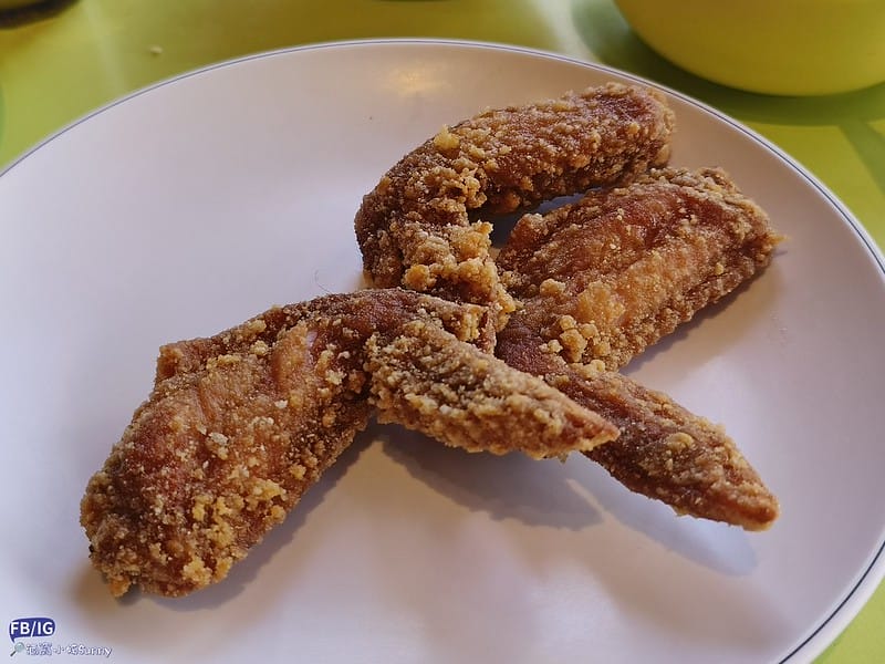 高雄岡山美食｜不是排餐厲害,真正厲害的是菜色澎湃的自助吧吃到飽,推薦全家牛排館