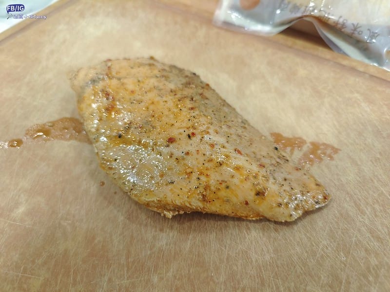 酒窩小姊Sunny晴天的角落 x 餐桌溫度 果木小薰雞胸&雞腿排 嚴選冷凍團