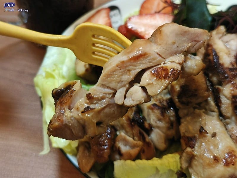 酒窩小姊Sunny晴天的角落 x 餐桌溫度 果木小薰雞胸&雞腿排 嚴選冷凍團