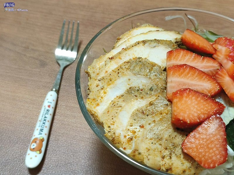 酒窩小姊Sunny晴天的角落 x 餐桌溫度 果木小薰雞胸&雞腿排 嚴選冷凍團