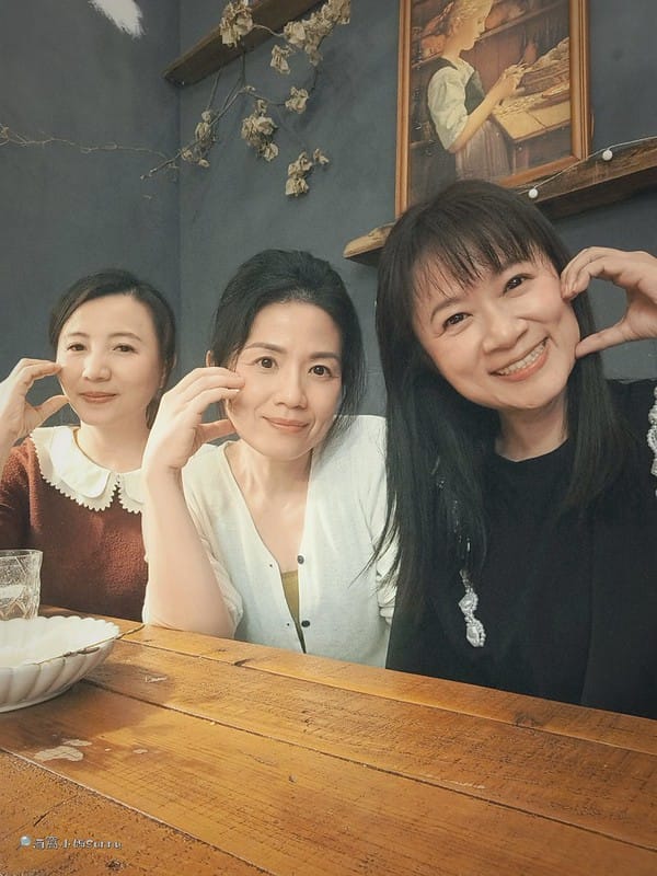 嘉義咖啡廳｜IN COFFEE︱貓咪咖啡廳｜開到凌晨一點的嘉義咖啡廳，幸運的話同場有７隻貓咪相伴